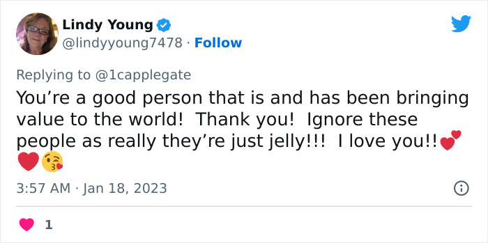 Christina Applegate Shares Upsetting DMs She Got About Her Appearance At The Critics Choice Awards Christina Applegate Shares Upsetting DMs She Got About Her Appearance At The Critics Choice Awards