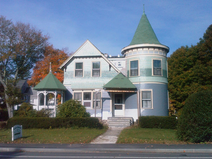 Woman Says It&rsquo;s &lsquo;Non-Negotiable&rsquo; That Her Daughter Inherits Her $1M House, Partner Of 2 Years Disagrees