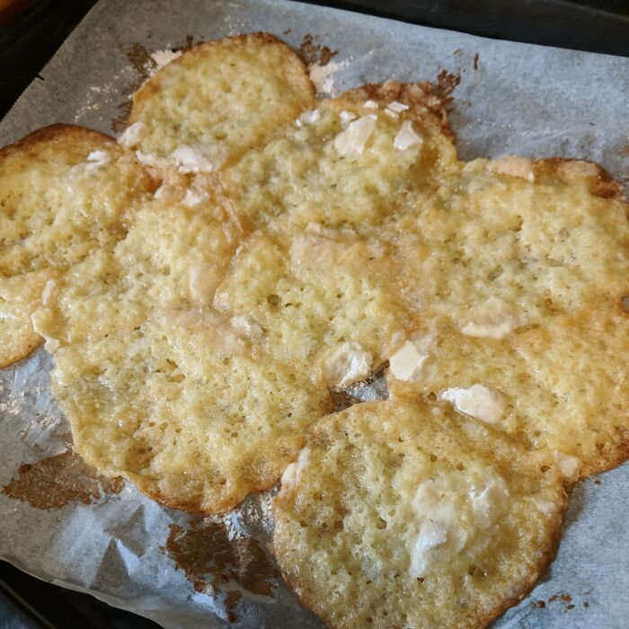 Place The Cookies With 2-3 Cm Distance