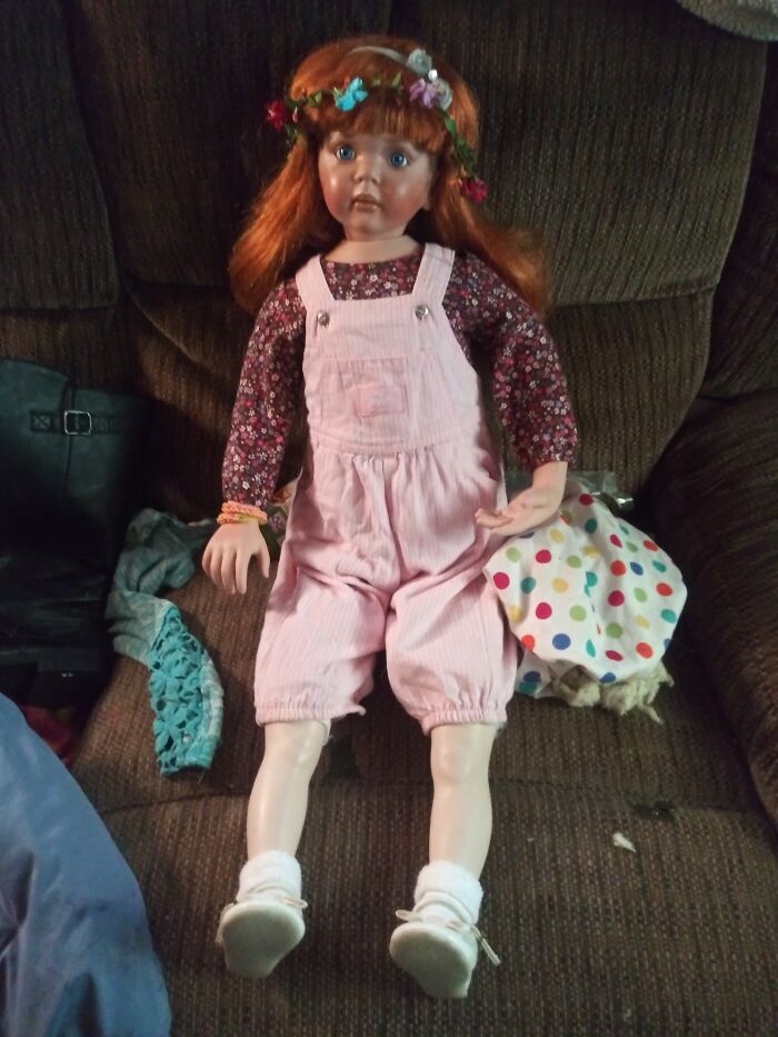 A Old Doll From A Closed Flea Market I Fixed Her New Hair New Limbs Paint And New Everything . Her Name Is Jasmine And She Is Life Sized ☺️