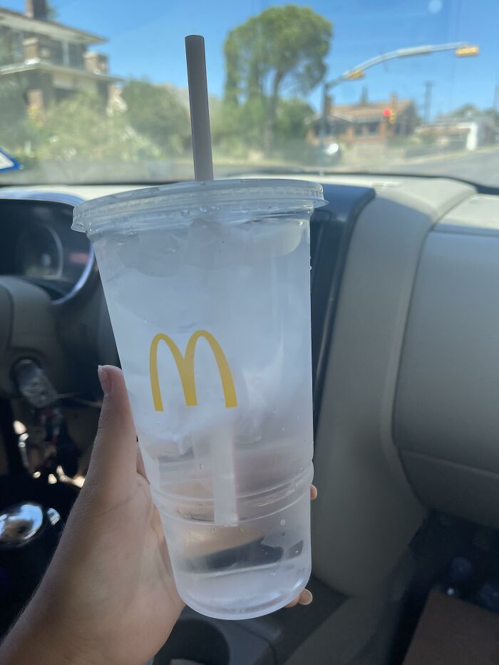 "99.9% Of The Time The Ice Cream Machine Is Not Broken": McDonald's Employee Reveals 12 Secrets The Company Doesn't Want Customers To Know