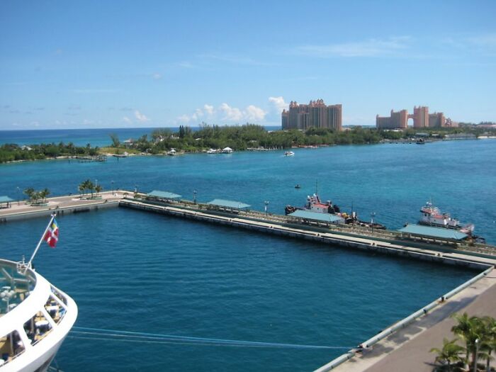 50 Disappointed Tourists Share Travel Destinations From Around The World That Aren't Worth The Hype