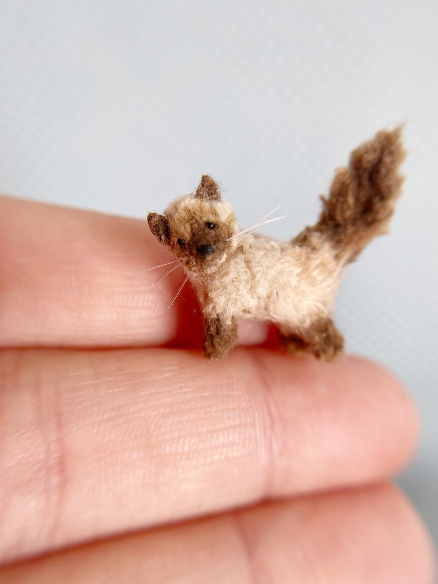 I Create Tiny Worlds Inside Walnut Shells (21 Pics)