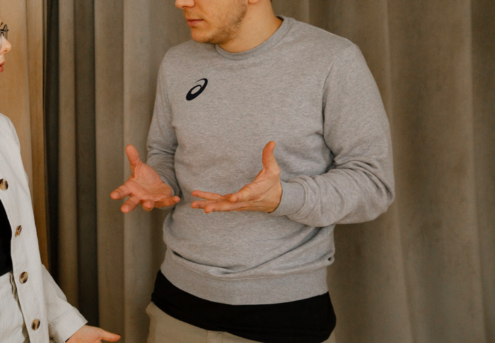 Man Gives His Girlfriend The Silent Treatment After She High-Fives A Woman At The Gym Who 'Humiliated' Him