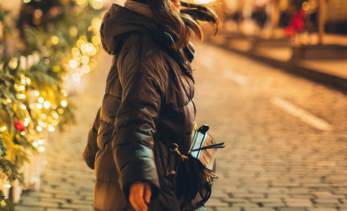 New Mom Is Sick Of Her Spouse Bodyshaming Her, Yells At Him In The Midst Of Family Christmas Gathering, Gets Called A Jerk