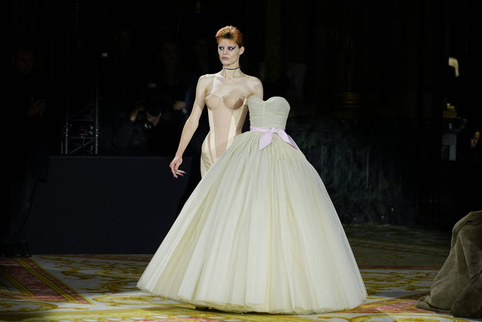 These Dresses At Paris Haute Couture Week Look Like A Glitch In The Matrix And People Don&rsquo;t Know How To React