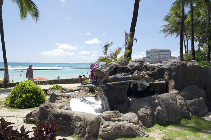 50 Disappointed Tourists Share Travel Destinations From Around The World That Aren't Worth The Hype