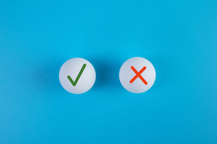 According To Folks Online, If A Person Does Or Says These 30 Things, They Might Not Be Very Intelligent