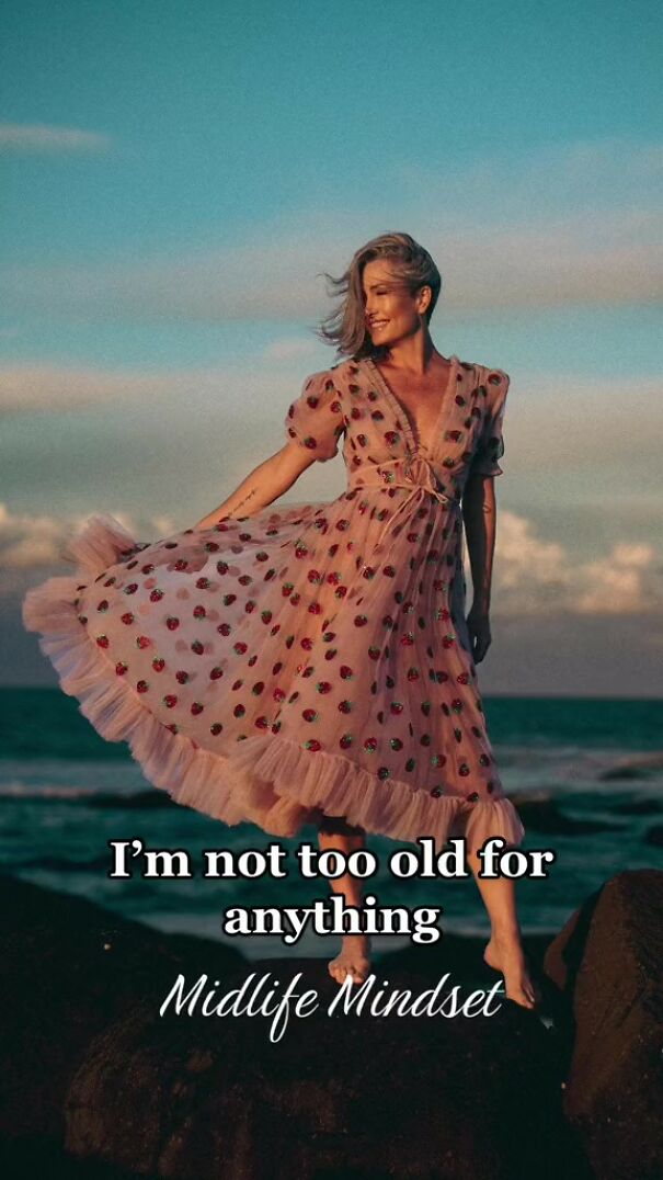 "I Am Determined To Age Like This": People Online Are Applauding This Woman For Going Against The Current And Redefining How Women In Their 50s Should Look