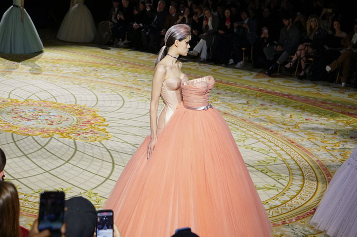 These Dresses At Paris Haute Couture Week Look Like A Glitch In The Matrix And People Don&rsquo;t Know How To React
