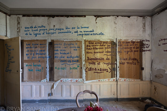 A Story Of Tragedy And Loss: I Explored An Abandoned House Belonging To A Family That Got In A Car Accident In The 1980s (20 Pics) A Story Of Tragedy And Loss: I Explored An Abandoned House Belonging To A Family That Got In A Car Accident In The 1980s (20 Pics)