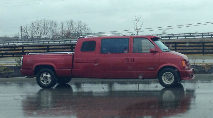 Weird-Screwed-Up-Looking-Cars-Pics