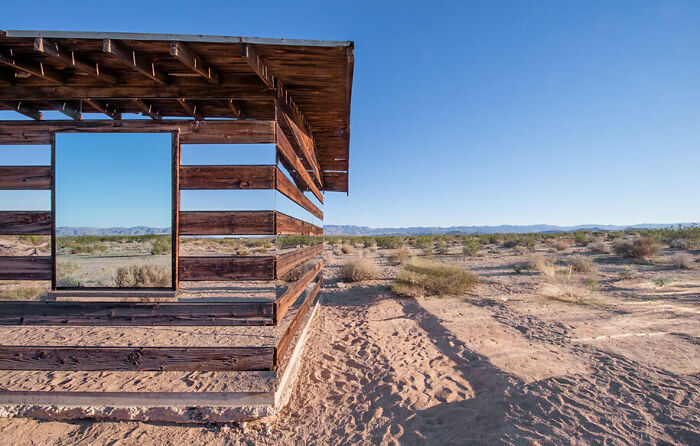 This Is What Happens When You Put Horizontal Mirrors On A Shack In The Desert