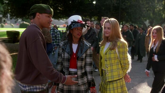 Cher and Dionne talking with Murray 