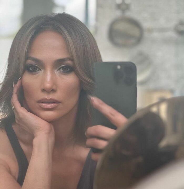 Jennifer Lopez, 233 Million