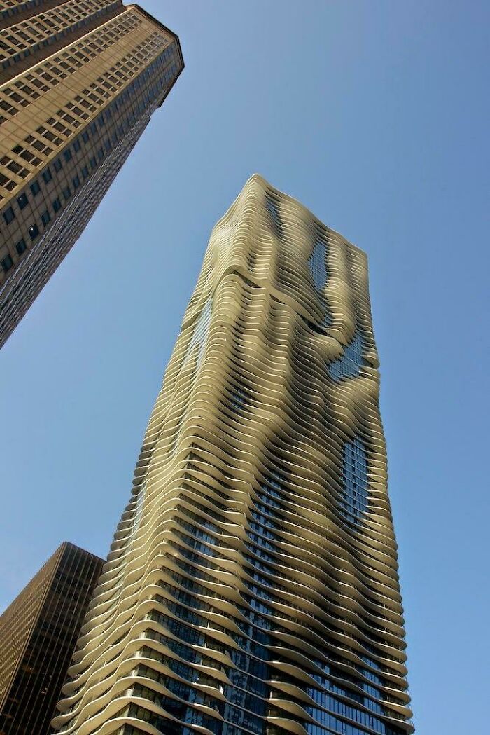 Blu Aqua Hotel In Chicago
