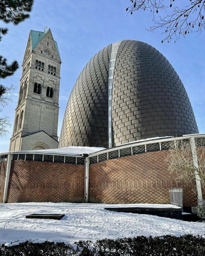 Nobody Laugh. Düsseldorf, Germany