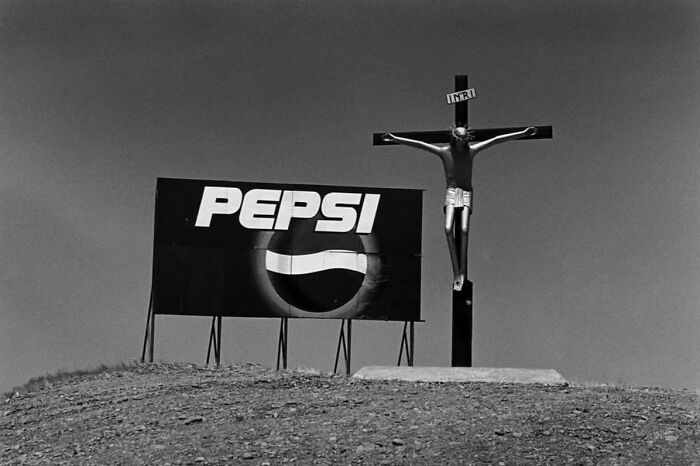 56 New Photos Of Fascinating Moments From The Streets Shared By This Instagram Account