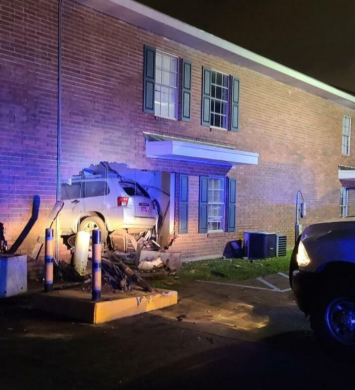 Went To The Gas Station Last Night For 5 Minutes To Get Beer And Came Back To This. My Room Is The Window To The Right. I Feel Insanely Lucky Right Now. Might Go Gambling