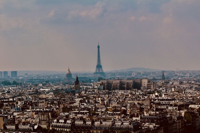 Paris city skyline view 