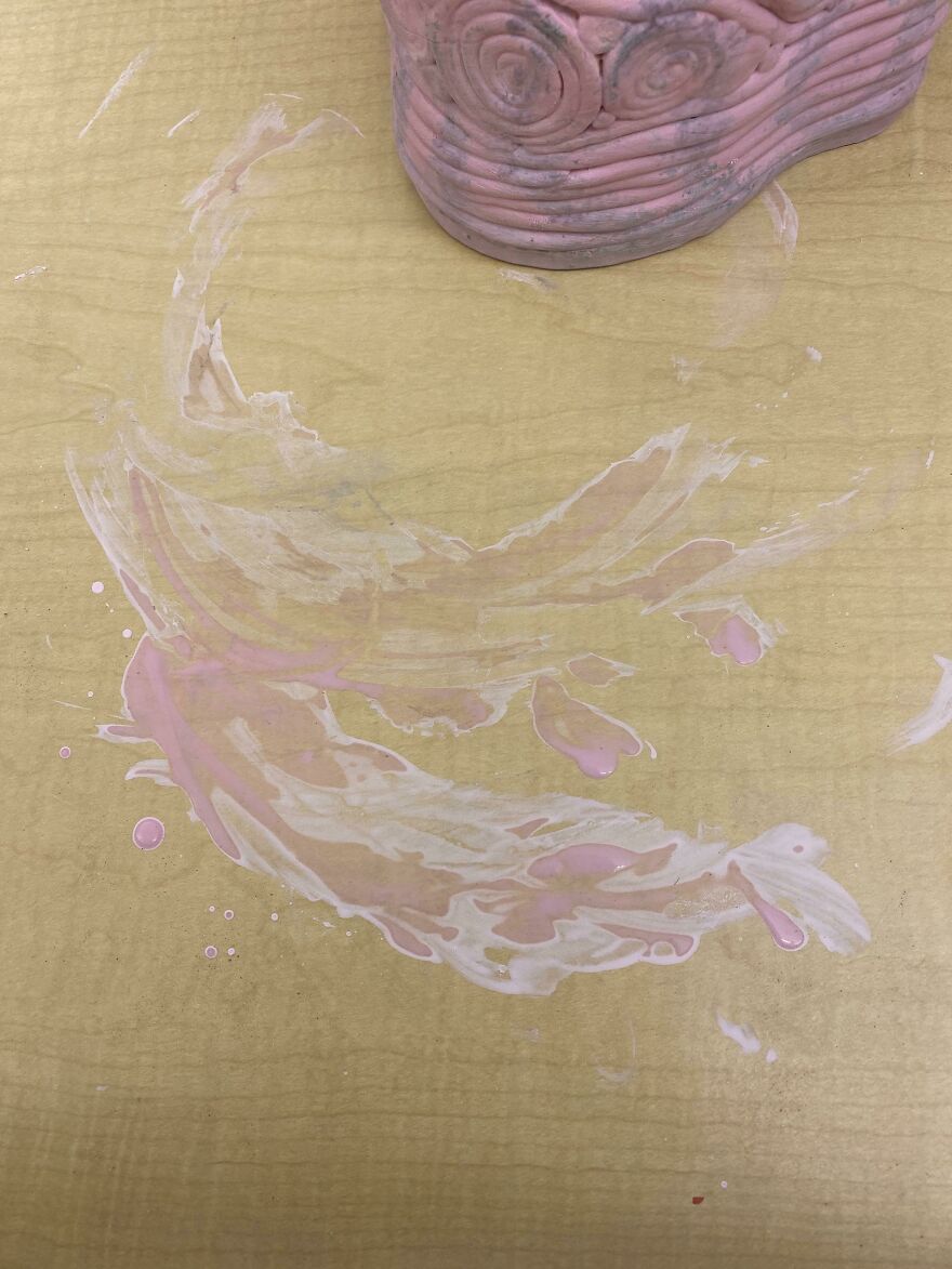 Maybe I’m Just High But This Glaze Looks Like Water Splashing