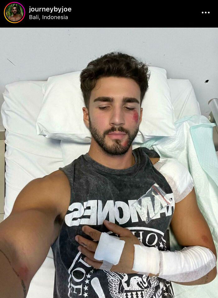 Is It Just Me Or Does This Look Photoshopped? Why Isn’t The Bed Or Pillow Affected By Their Weight? The Shadow Looks Fabricated. Thoughts?