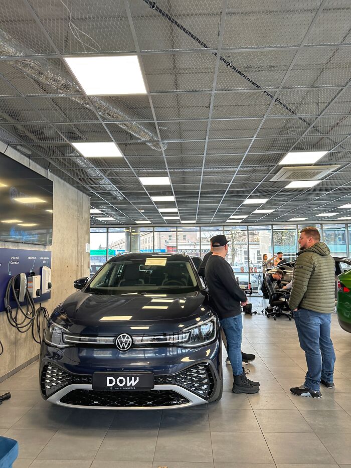 Car Dealership Got Creative For A Charity Campaign Supporting Ukraine By Hosting One-Day Tattoo Studio