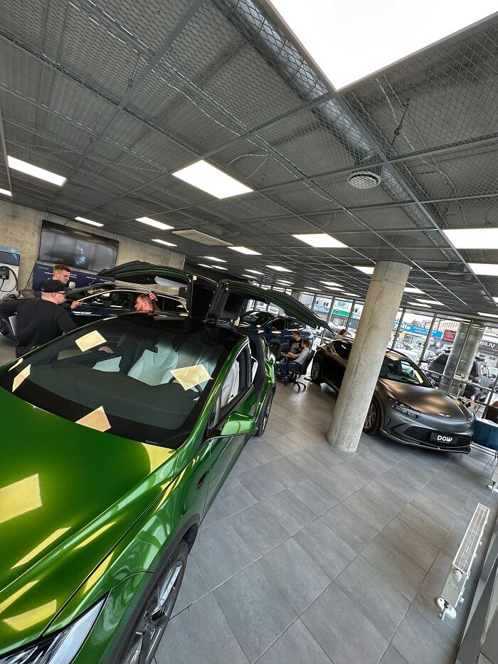 Car Dealership Got Creative For A Charity Campaign Supporting Ukraine By Hosting One-Day Tattoo Studio