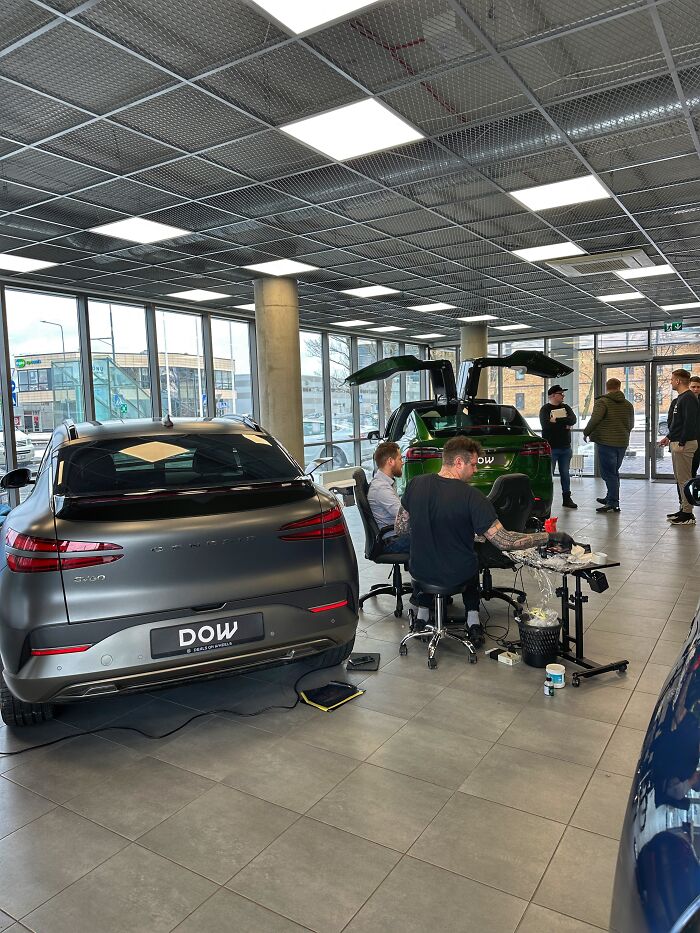 Car Dealership Got Creative For A Charity Campaign Supporting Ukraine By Hosting One-Day Tattoo Studio