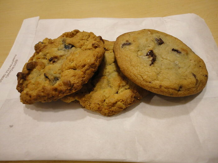 "99.9% Of The Time The Ice Cream Machine Is Not Broken": McDonald's Employee Reveals 12 Secrets The Company Doesn't Want Customers To Know