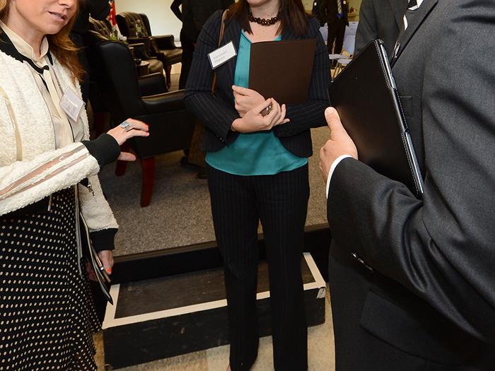 Netizens Side With This Dad For Reminding His Son's Teacher He's The Parent And Not His Girlfriend During Parent Meeting At School Netizens Side With This Dad For Reminding His Son's Teacher He's The Parent And Not His Girlfriend During Parent Meeting At School