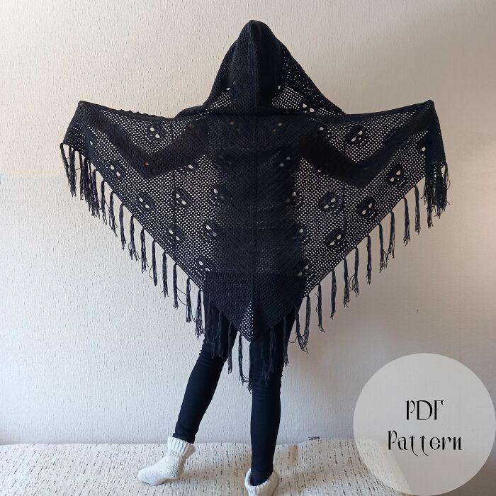 Shawl With A Hood "Jolly Skulls"