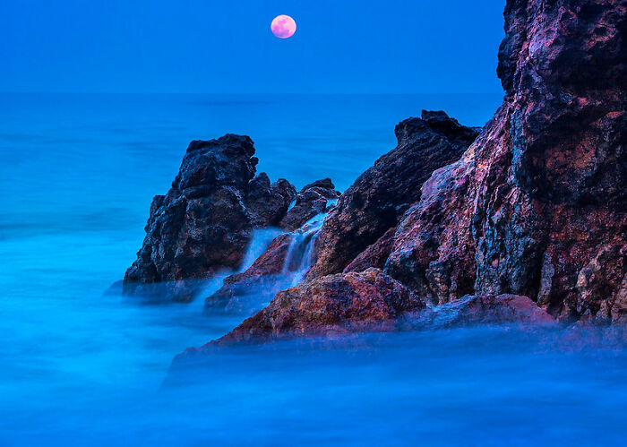 30 Of The Most Unusual, Most Mysterious, Or Just Weird Things Seafarers Ever Experienced During Their Journeys