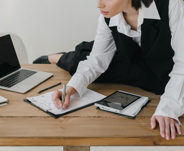 &ldquo;It's Not A Doctor's Note, It's A Mommy Note&rdquo;: Woman Shares A Story Of Her 16 Y.O. Coworker Who Had An Over-Involved Mom