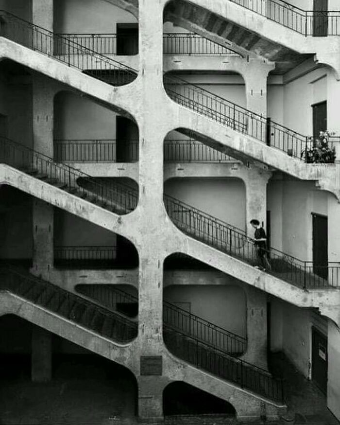La Cour Des Voraces, Lyon, France, Circa 1840 (Silk Industry) Located On The Slopes Of The Croix Rousse