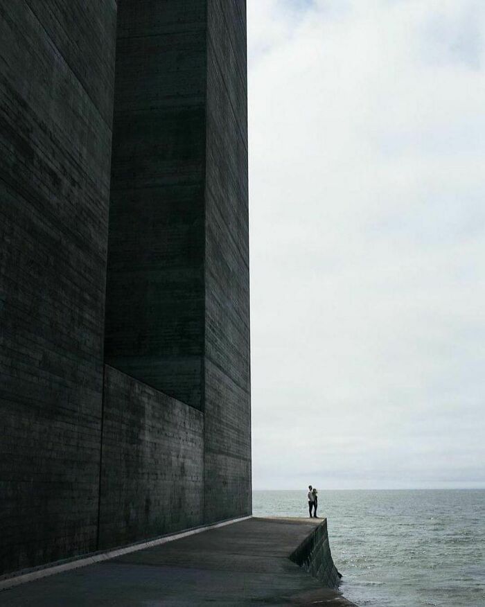 Benjamin Heath. Under The Golden Gate Bridge