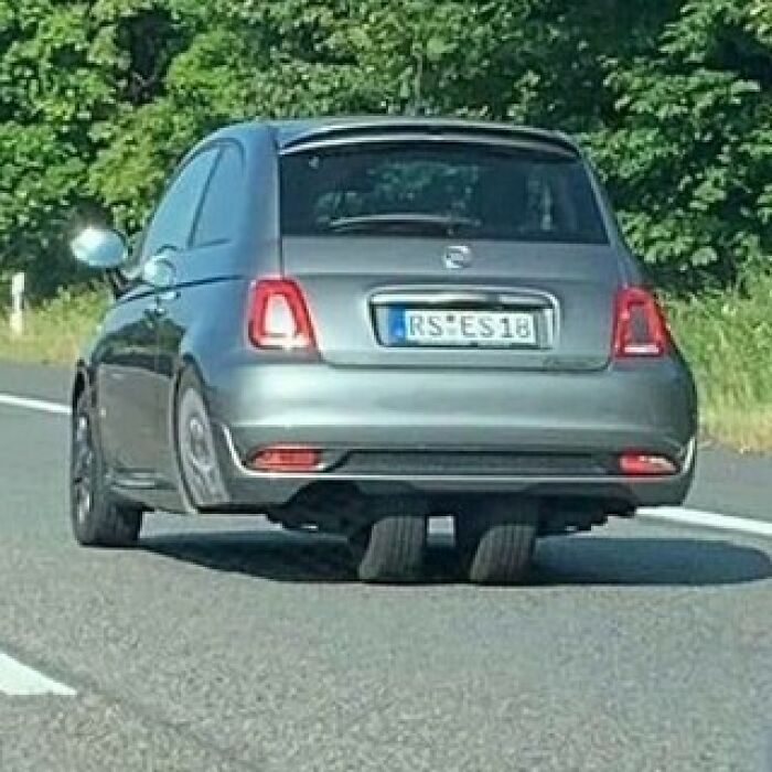 Weird-Screwed-Up-Looking-Cars-Pics