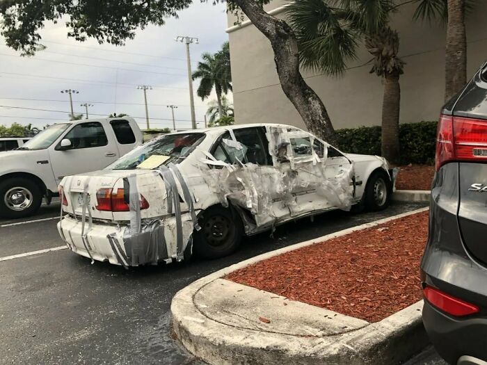 Weird-Screwed-Up-Looking-Cars-Pics