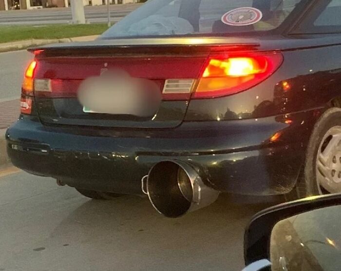 Weird-Screwed-Up-Looking-Cars-Pics