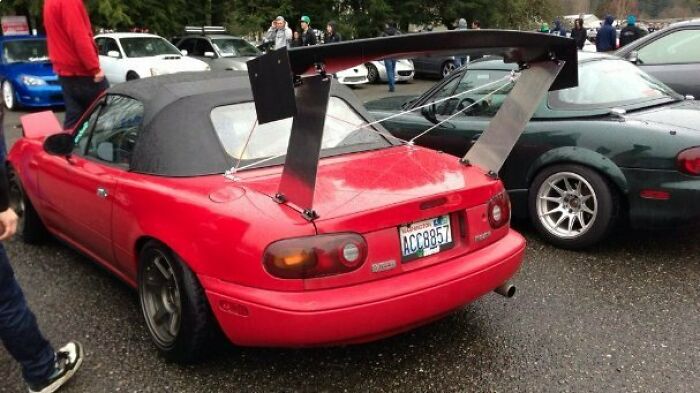 Weird-Screwed-Up-Looking-Cars-Pics