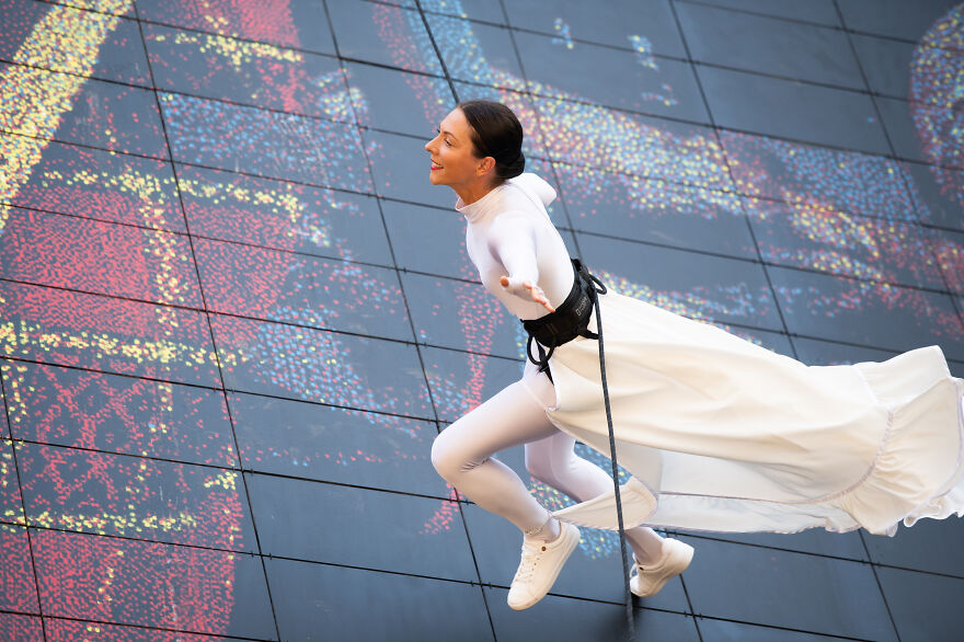 Lithuanian Dancer Performed A Gravity-Defying Dance Routine In Support Of Ukraine (15 Pics)