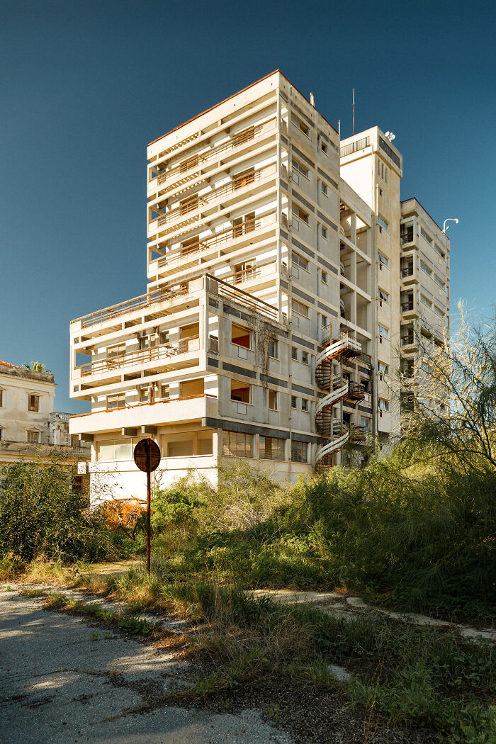 I Photograph The Largest Ghost Town In The World "Famagusta-Varosha"