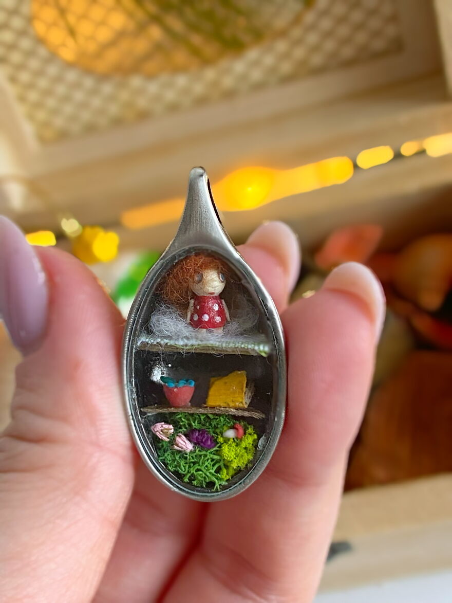 I Create Tiny Worlds Inside Walnut Shells (21 Pics)