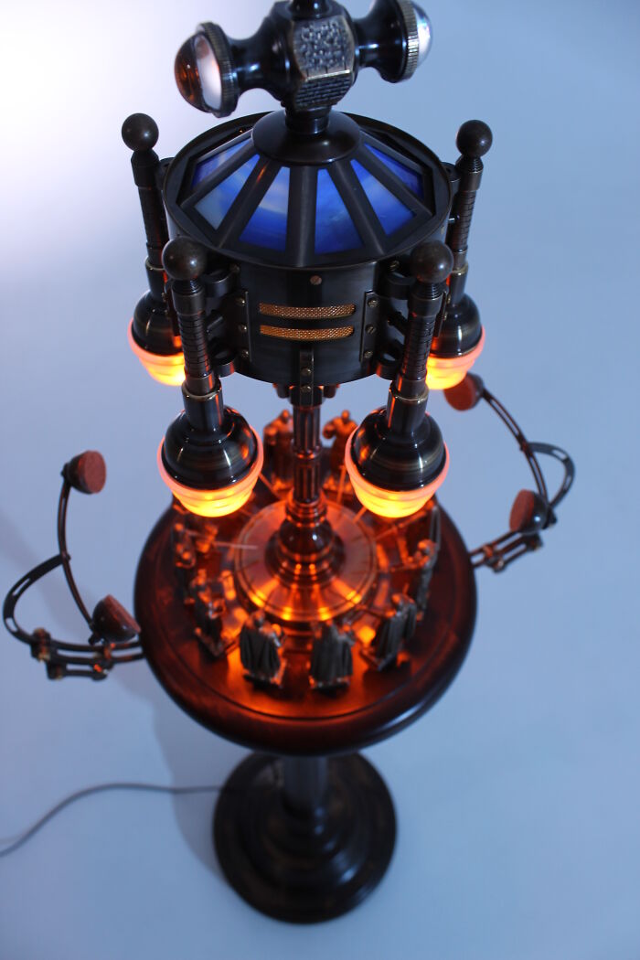 How To Turn A Medieval Legend Into A Lamp (8 Pics)