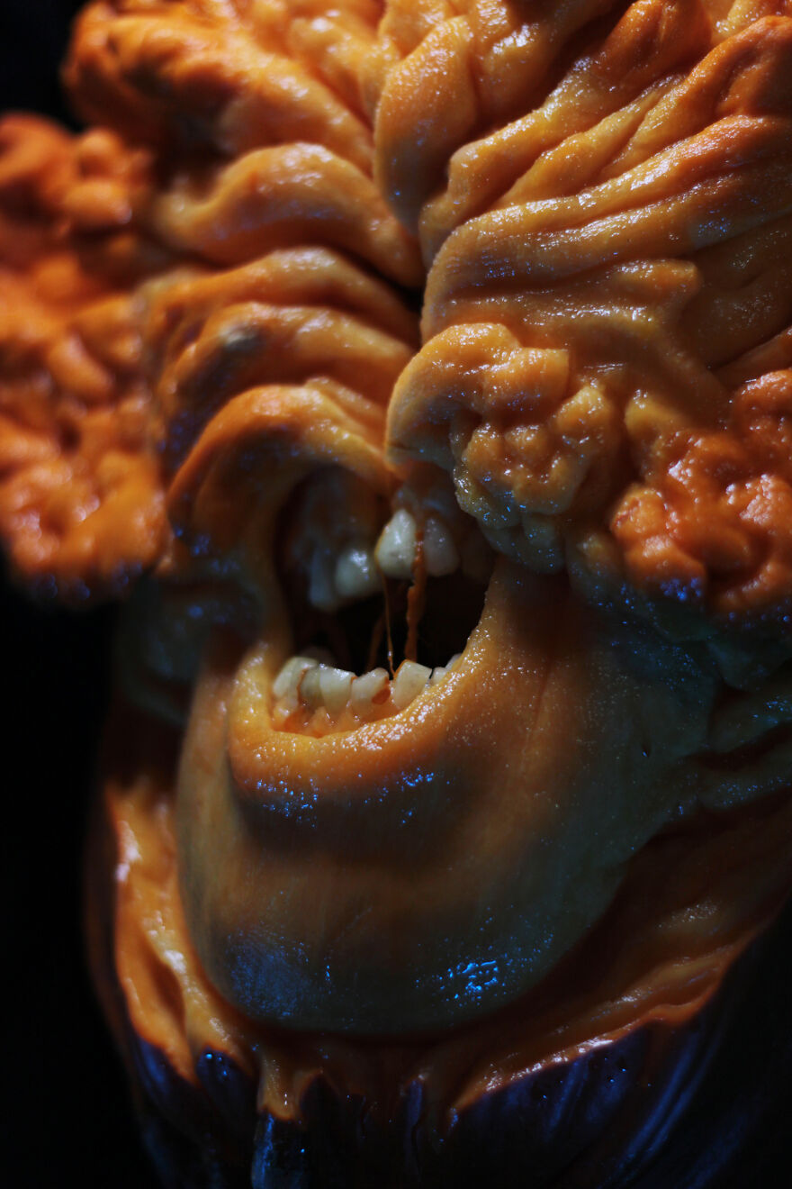 I Carved "The Last Of Us" Clicker Out Of A Pumpkin, And It Is A Nightmare Fuel