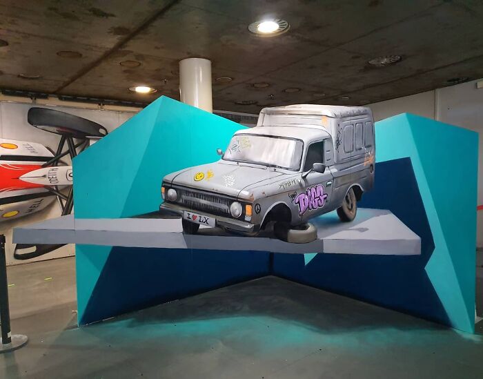 This Street Artist Continues To Create 3D Graffiti That Blurs The Line Between Art And Reality (35 New Pics)