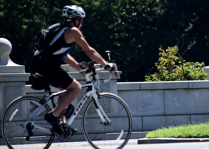 31 Inconsiderate And Disgusting Things People Have No Reason To Do In Public, Yet They Do