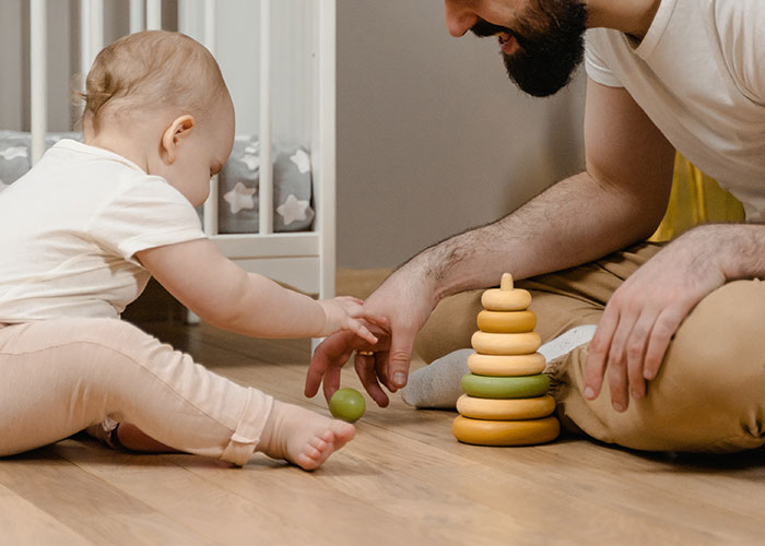 Man Asks Whether He’s The Jerk For Refusing To Wake Up In The Middle Of The Night To Take Care Of His Baby, The Internet Sides With Him Man Asks Whether He’s The Jerk For Refusing To Wake Up In The Middle Of The Night To Take Care Of His Baby, The Internet Sides With Him