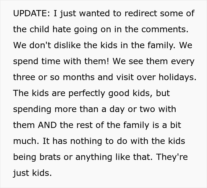 Childless Couple Get Accused Of 'Ruining' A Family Vacation By Not Going, Find Out They Were Expected To Babysit