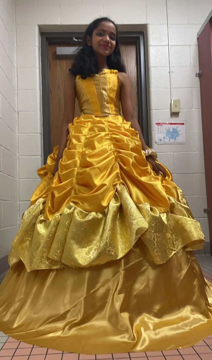 Vestido de fiesta inspirado en Bella, para un proyecto de octavo grado (es mi primer proyecto de costura)